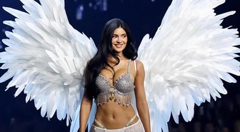 Kylie Jenner’ın 50 milyon dolarlık sütyenini Türk iş insanı eşine aldı iddiası