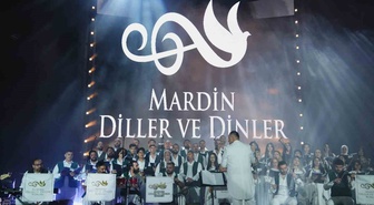 Mardin Diller ve Dinler Korosu Kültür Yolu Festivali'nin üçüncü gününde sahne aldı