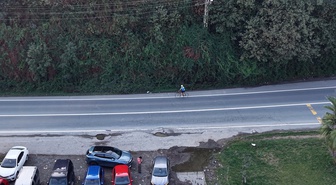 Rize Ardeşen'de 75 yaşındaki Osman Zeki Tekin, 60 yıldır bisiklet sürüyor