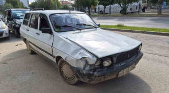 Adıyaman'da otomobil, yaya geçidindeki elektrikli bisiklete çarptı; 1 kişi yaralandı