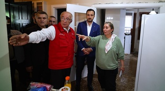 AK Parti İstanbul İl Başkanı Özdemir, Şile'de selden etkilenen vatandaşları ziyaret etti