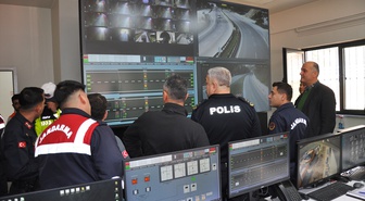 Amasya’nın Gümüşhacıköy ilçesindeki Badal Tüneli’nde araç yangını tatbikatı yapıldı