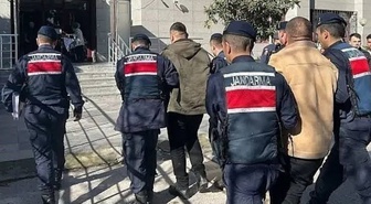 Balıkesir'de jandarma uygulamalarında 33 hapis cezalısı dahil 270 kişi yakalandı