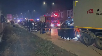 Bandırma'da motosiklet sürücüsü park halindeki TIR'a arkadan çarpıp hayatını kaybetti