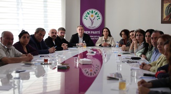 DEM Parti Eş Genel Başkanları HDK ve bileşen partileriyle Genel Merkez'de buluştu