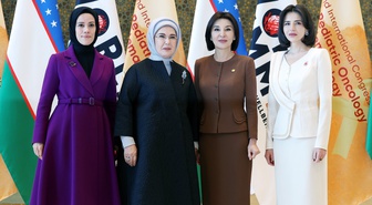Emine Erdoğan: Gazze başta olmak üzere savaş bölgelerindeki çocukların sesi olmayı insanlık vazifemiz görüyoruz