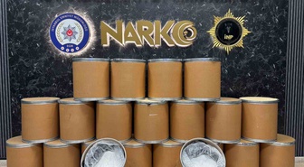 Esenyurt'ta kurye kılığında yapılan uyuşturucu sevkiyatında 98,5 kilo ele geçirildi