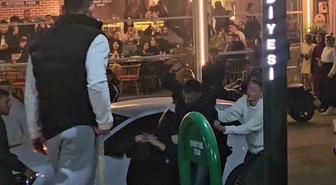 Karabük'te yumruk ve tekme kavgası kamerada kaydedildi, 1 kişi yaralandı