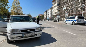 Karaman'da motosiklet otomobille çarpıştı, motosiklet sürücüsü ağır yaralandı