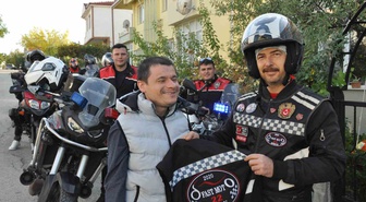 Keşan'da görme engelli Çalışkan motosiklet hayaline Yunus Timi'yle kavuştu
