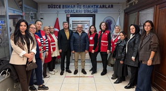 Kızılay Kadın Kolları Düzce'de DOGİM ve DESOB başkanlarını ziyaret etti