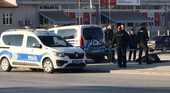 Konya Ereğli'de kaldırımda hareketsiz yatan erkek yaşamını yitirdi