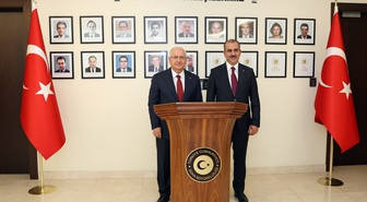 Milli Savunma Bakanı Güler, Doha Büyükelçiliği'nde çalışmalara ilişkin bilgi aldı