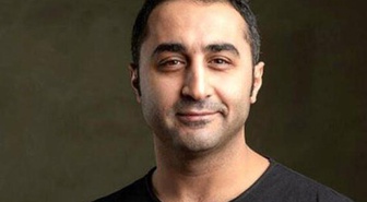 Onur Buldu kimdir? Bir yıl Sarp Apak'ın evinde kalan oyuncu kaç yaşında?