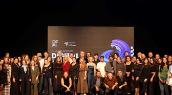 Owen Teale, DFFI 2026'da Something Pointless ile En İyi Erkek Oyuncu ödülünü aldı