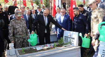 Siirt'in Derince köyünde terör örgütü PKK mensuplarınca katledilen 22 kişi törenle anıldı