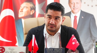 Taha Akgül, Astana'daki 2026 Dünya Güreş Şampiyonası için genç kadroya güveniyor