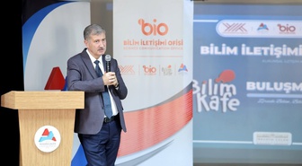 AİÇÜ Rektörü Prof. Dr. İlhami Gülçin Patnos'ta gençlere yapay zekayı anlattı