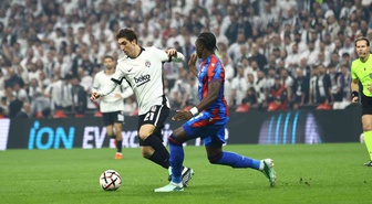 Beşiktaş'ta Miretti, 39. dakikada omzundan sakatlanıp yerini Salih Özcan'a bıraktı