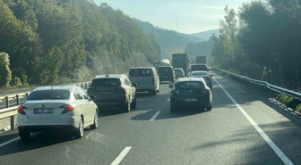 Bursa-Ankara karayolunda türbin kanadı taşıyan tırlar için trafik kesildi