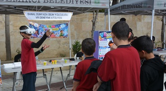 Demirci'de TÜBİTAK destekli BilimFest 3 gün, 26 atölyeyle başladı
