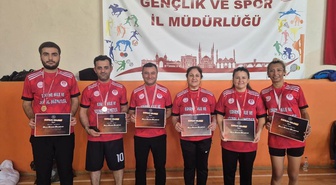 Edirne Aile ve Sosyal Hizmetler futsal takımı Kamu Spor Oyunları'nda birinci oldu