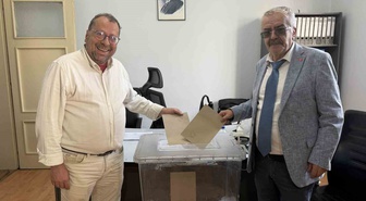 Edremit Ticaret Borsası'nda Özkan Kostak tek listeyle başkanlığa aday oldu