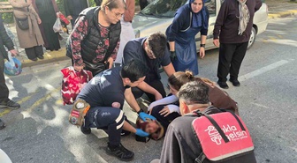 Eskişehir'de otomobilin çarptığı yaşlı kadın ESOGÜ Hastanesine kaldırıldı
