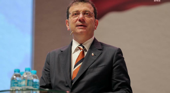 İmamoğlu, medya kapatma iddiasına karşı halkı gazete alarak yanıt vermeye çağırdı
