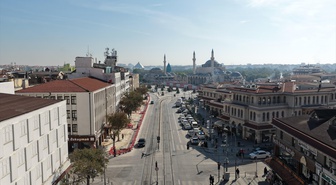 Konya'da Mevlana Caddesi çalışması Şeb-i Arus Haftası'ndan önce bitirilmek isteniyor