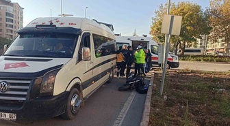 Konya Seydişehir'de minibüsle çarpışan motosikletin sürücüsü yaralandı
