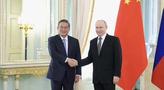 Li Qiang, St. Petersburg'da Putin ile görüşerek Çin-Rusya iş birliğine vurgu yaptı