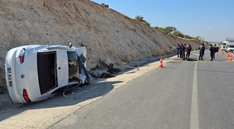 Nizip'te kavşakta otomobille çarpışan motosikletin sürücüsü olay yerinde öldü