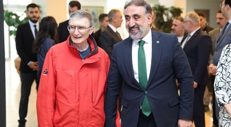 Nobel ödüllü Aziz Sancar, Mardin Artuklu Üniversitesinde şeref defterini imzaladı