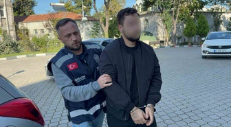 Samsun İlkadım'da üzerinde 199 ecstasy hap ele geçirilen şüpheli adliyeye sevk edildi