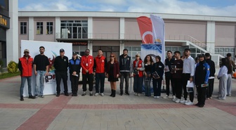 Sinop polisi üniversitelileri dolandırıcılık ve siber suçlara karşı bilgilendirdi