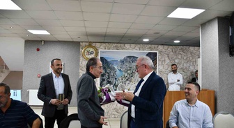 Vezirköprü Devlet Hastanesi'nde görevli Dr. Süleyman Aygün emekliye ayrıldı