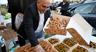 Beyrut'taki Milletler Günü Festivali'nde Yunus Emre standı yoğun ilgi gördü