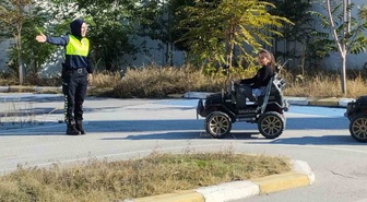Bilecik'te Atatürk İlkokulu'ndan 35 öğrenciye uygulamalı trafik eğitimi verildi
