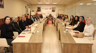 Düzce'de koruyucu aile hizmetleri değerlendirildi, Elif Makas ailelere teşekkür etti