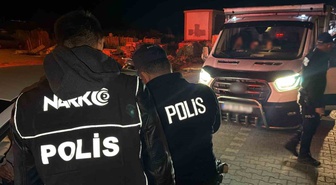 Edremit'te asayiş uygulamasında aranan 8 kişi yakalandı, biri 26 yıl 3 ay cezalı