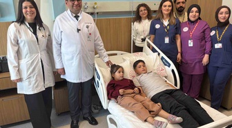 Gaziantep Şehir Hastanesi'nde iki kardeşin kalp deliği aynı gün anjiyo ile kapatıldı