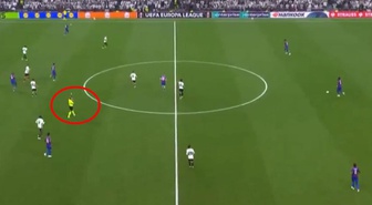 Hakem bile şok oldu! İngilizler dün gece Türk taraftarlarla tanıştı