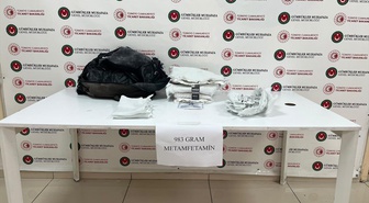 Hakkari Esendere'de valize gizlenen 983 gram uyuşturucu ele geçirildi