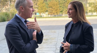 Kanada Başbakanı Carney ve eşi, İstanbul Modern'i Oya Eczacıbaşı'nın eşliğinde gezdi