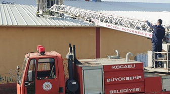 Kocaeli Kandıra'da boya yapan işçi trafoya değen dirseğiyle akıma kapılıp yaralandı