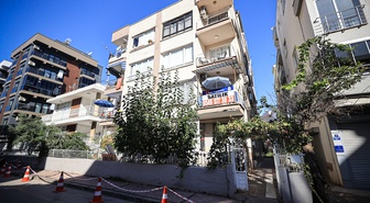 Mersin Yenişehir'de çatlak nedeniyle 32 kişi tahliye edildi, apartman inceleniyor