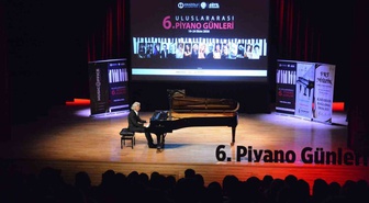 Sebastiano Brusco, 6. Uluslararası Piyano Günleri'nde Liebestraum'la sahne aldı