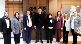 AK Parti Kadın Kolları temsilcileri Çerkezköy Belediye Başkanı Akay'ı ziyaret etti