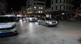 Ankara Çubuk'ta 40 polisle denetimde sürücülere ceza kesildi, bazıları gözaltına alındı